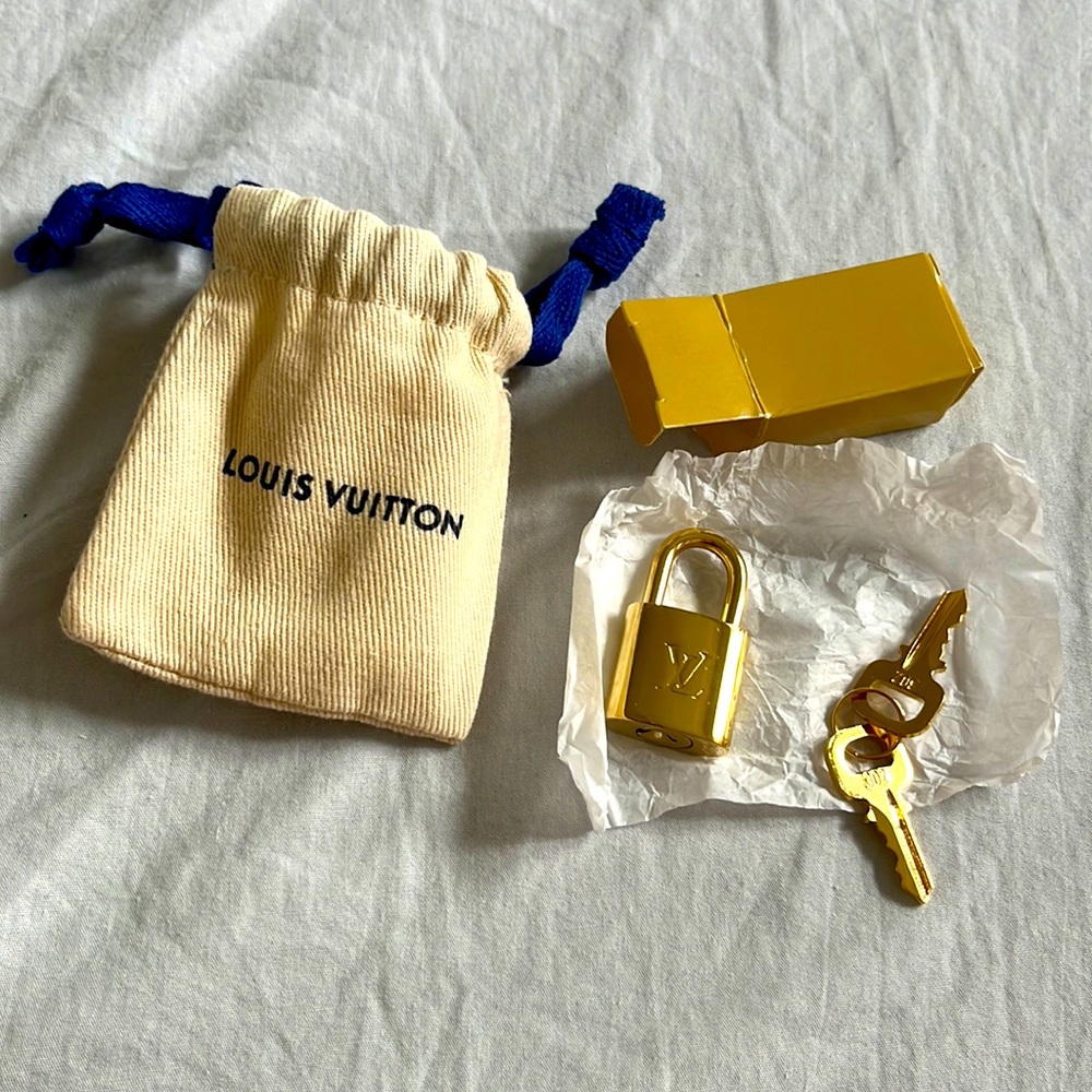 Louis Vuitton lock and key